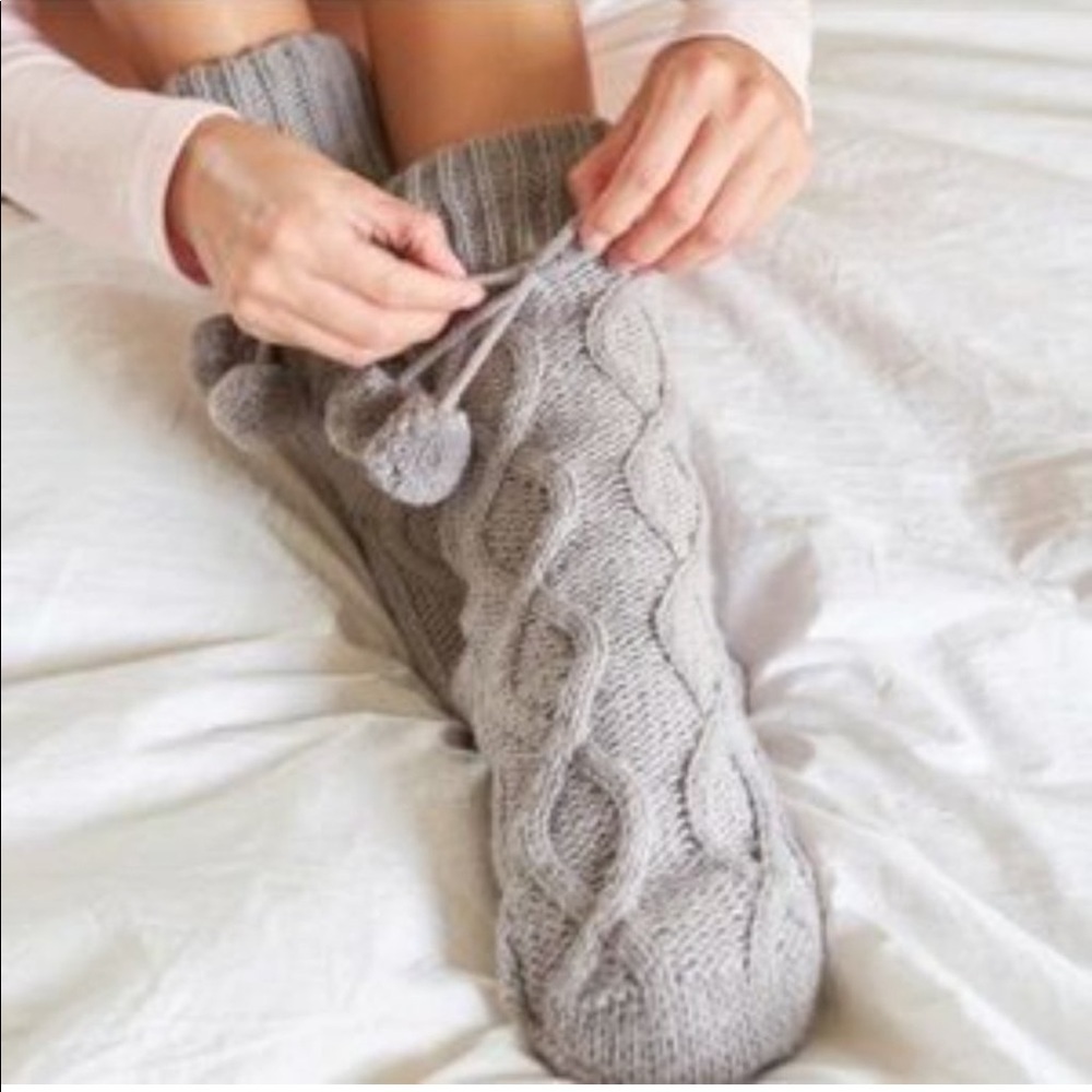 MUK LUKS Women’s Pom Cabin Knit Socks
